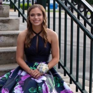 Meet your Posher, Makhaia